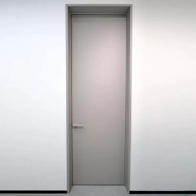 Ușă interioară batantă minimalistă Ușă interioară batantă minimalistă